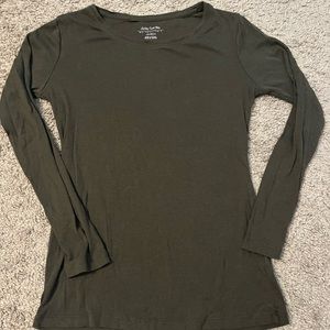 🌸 3 for $10 🌸 Daisy Fuentes Long Sleeve Tee